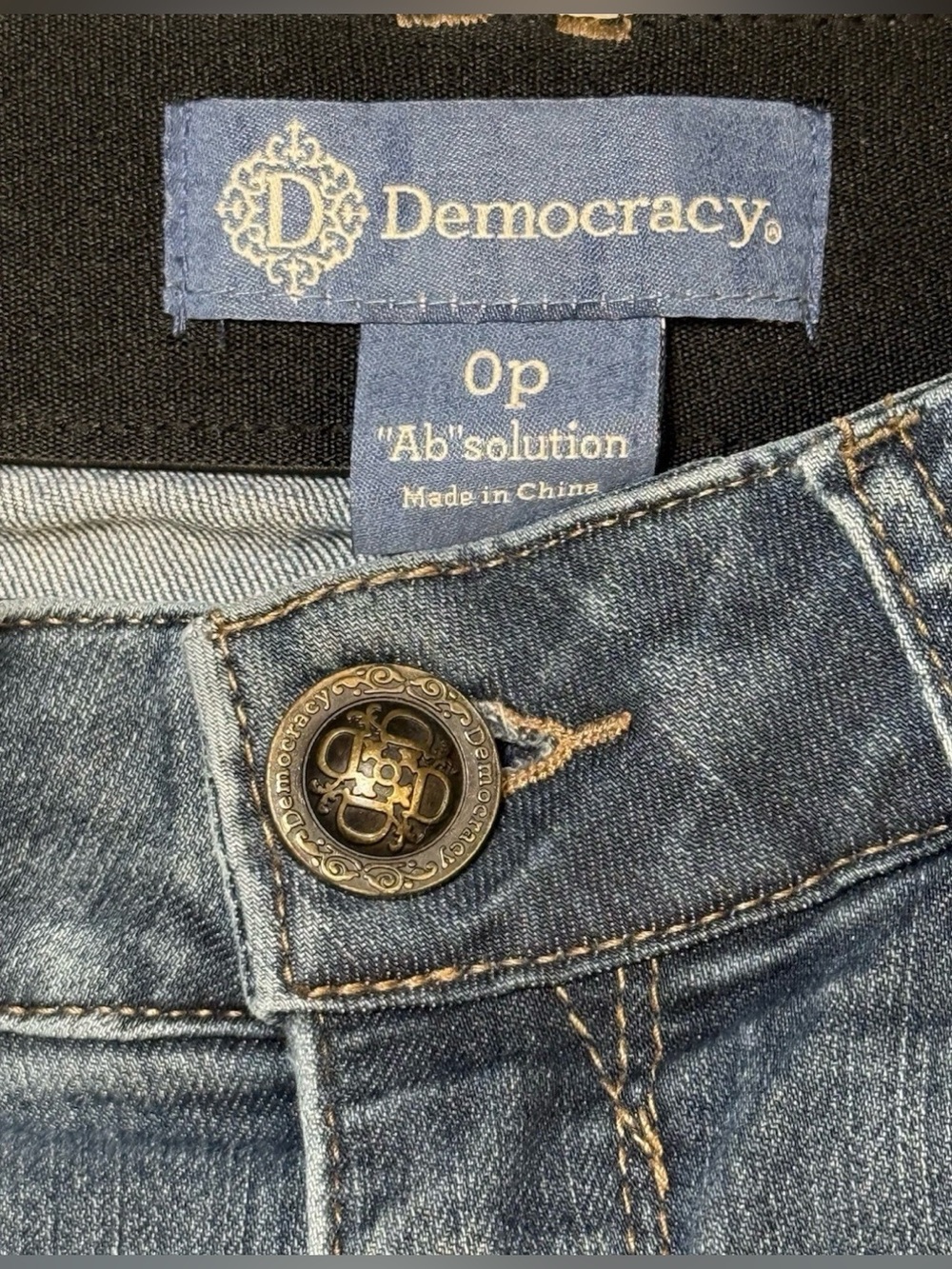 Democracy Ab Solution Skinny Jeans Women's
Size OP Blue 26x28 - Picture 6 of 7